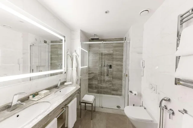 Augusto, Suite, Double Bed، Aleph Rome Hotel Curio Collection by Hilton 1/2