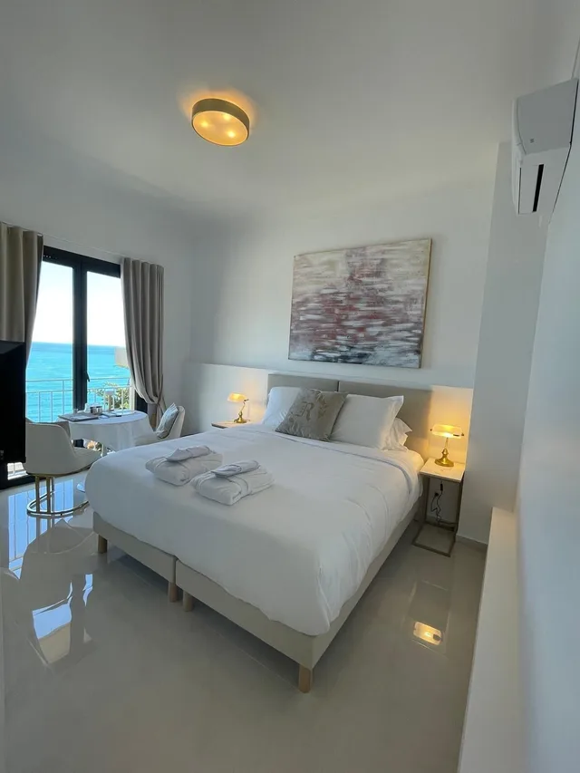 غرفة ديلوكس بسرير كينج، Hotel Le Roquebrune 1/7
