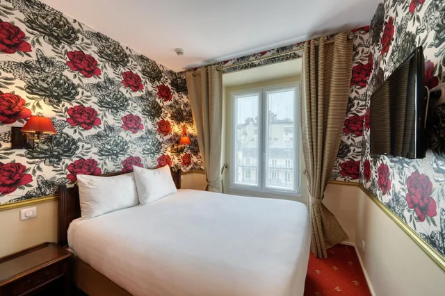 Superior, Double Bed, Arc De Triomphe View, Balcony، Hotel Belfast 5/10