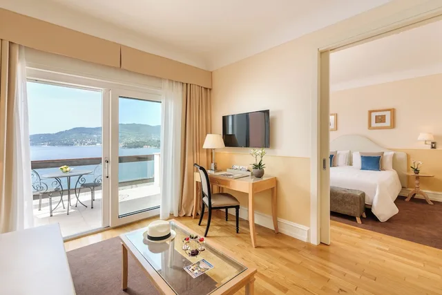 جناح تنفيذي بسرير كوين بإطلالة على البحر بشرفة، Grand Hotel Bristol Resort and Spa 7/10