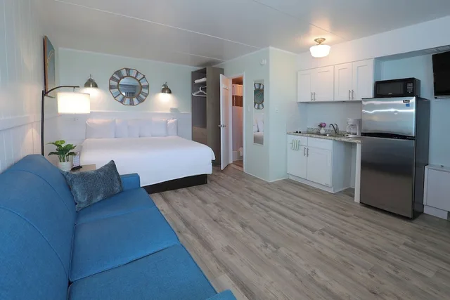 استوديو أساسي بسرير كينج مع أريكة بمطبخ صغير، Paradise Ocean Front Resort 2/6