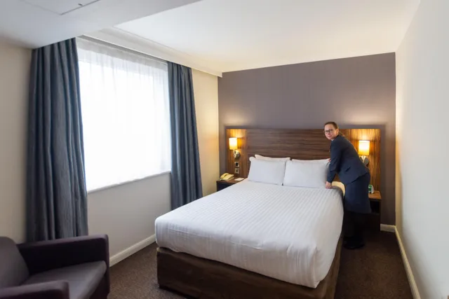 غرفة بسرير كينج لذوي الإعاقة، HOLIDAY INN LIVERPOOL 1/5