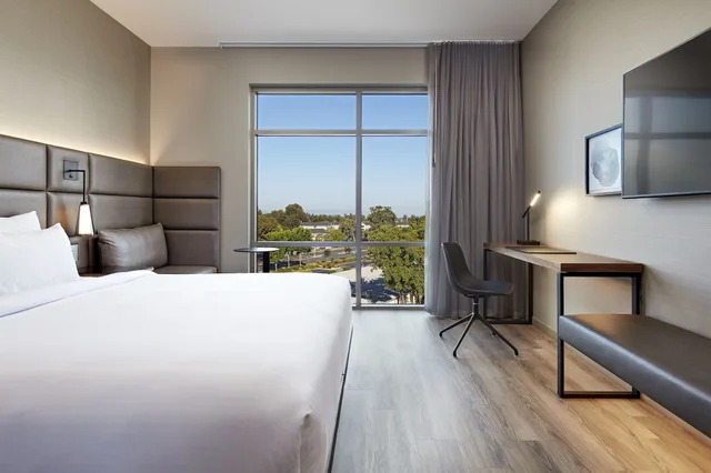 غرفة ديلوكس بسرير كينج بإطلالة على الجبل، Ac Hotel By Marriott San Jose Sunnyvale Cupertino 1/9