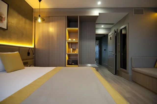 جناح عائلي بسريرين منفصلين وسرير كينج بغرفتي نوم مع أريكة في الملحق، Hotel Seraglio 9/10