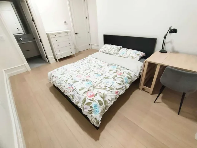 غرفة إليت بسرير كوين، Vancouver-Beijing Bed and Breakfast 2/10