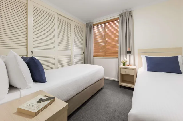 2 Bedrooms, Executive, Apartment, City View, Two Story، Oaks Sydney Goldsbrough Suites 16/20