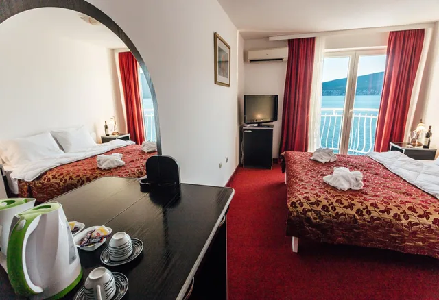 Superior, Double Bed, Sea View, Azzurro Hotel Bijela, Herceg Novi 8/10