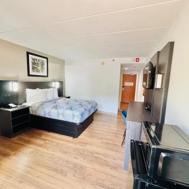غرفة ديلوكس بسرير مزدوج، Motel6 Milford, CT 1/10