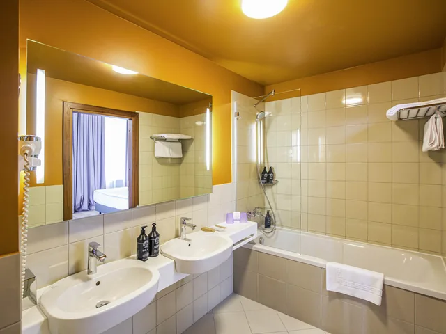 Deluxe, Double Bed, City View, Mercure Riga Centre 4/5