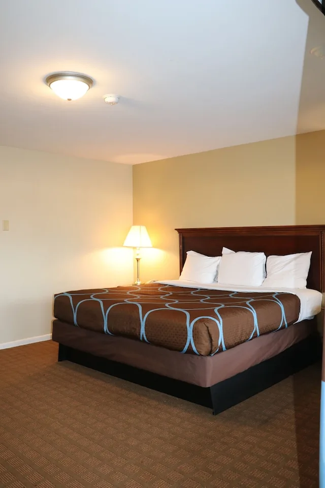 غرفة بسرير كينج لذوي الإعاقة، Knights Inn Plainfield 1/1
