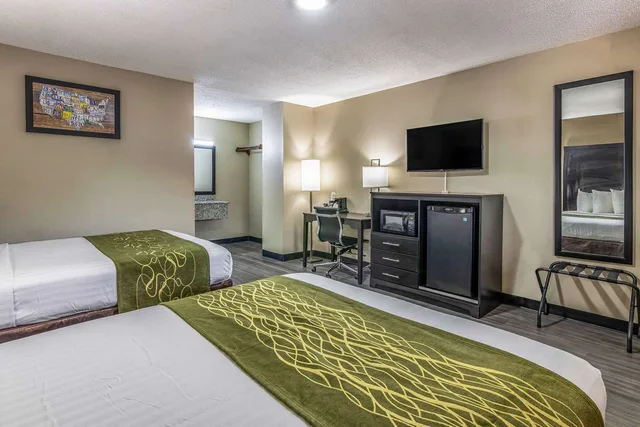 غرفة بسريرين مزدوجين، Americas Best Value Inn Opelika 2/4