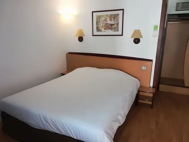 غرفة قياسية بسريرين منفصلين، CAMPANILE PERPIGNAN SUD 1/8