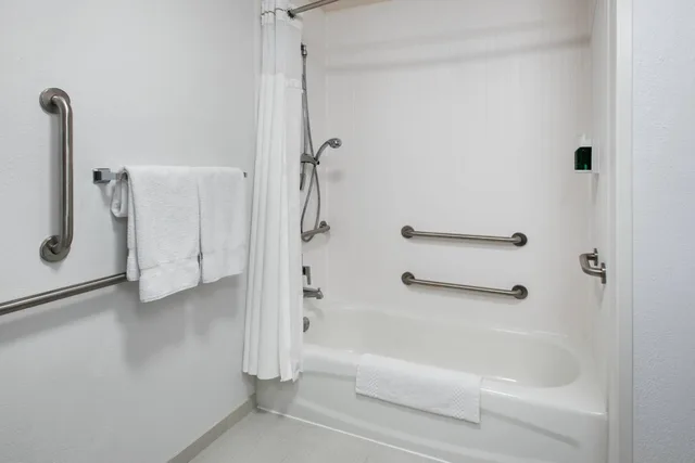جناح بسريرين مزدوجين بغرفة نوم واحدة مع أريكة، Courtyard By Marriott Rockville 4/4