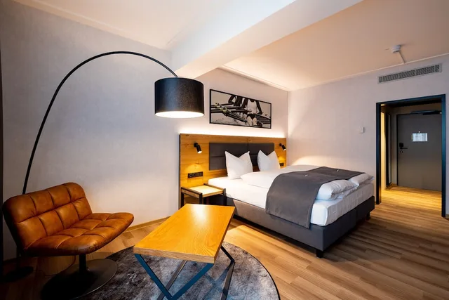 غرفة قياسية بسرير كينج، MK hotel Passau 3/8