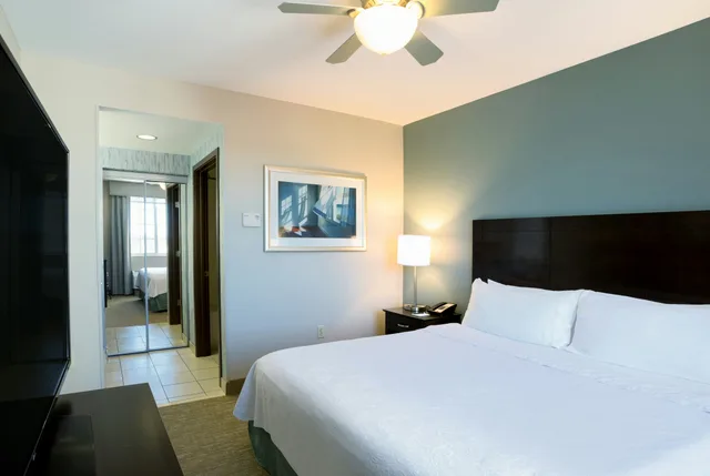 جناح بسرير كينج وسرير كوين بغرفتي نوم، Homewood Suites by Hilton Port St Lucie-Tradition 1/14