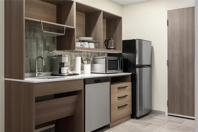 1 Bedroom, Suite, King Bed, Bathtub, Accessible, Home2 Suites by Hilton Woodstock ON 3/3