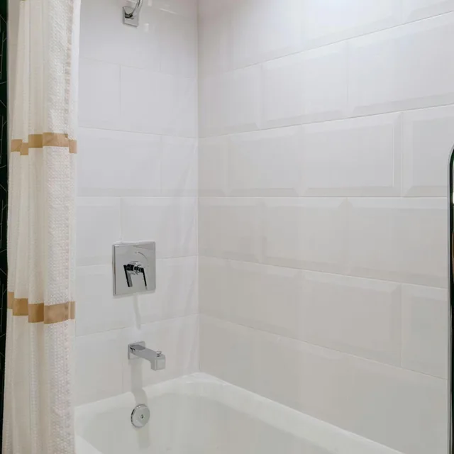 غرفة بسرير كينج أو سرير مزدوج، Kansas City Airport Marriott 7/7