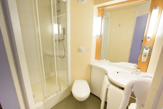 غرفة قياسية بسريرين منفصلين، IBIS CHERBOURG LA GLACERIE 9/9