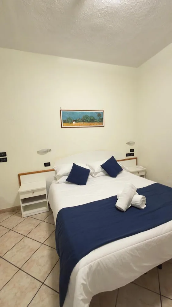 Room, Triple, 1 Single and 2 Double Beds, Sea View, Balcony، Parco dei Principi Resort & Spa Ischia 2/2