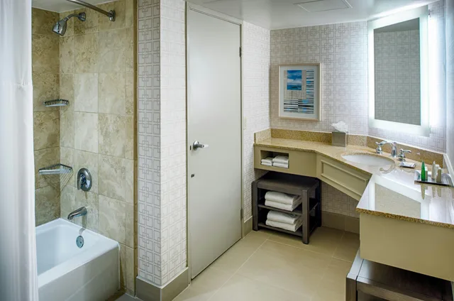 غرفة بسريرين كوين، Hilton San Diego Del Mar 2/8