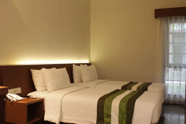 غرفة ديلوكس بسرير كينج، Grand Whiz Hotel Nusa Dua 1/8