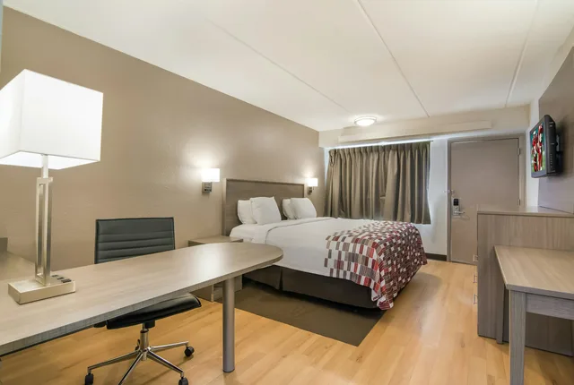 غرفة سوبيريور بسرير كينج، Red Roof Inn Durham - Triangle Park 1/4