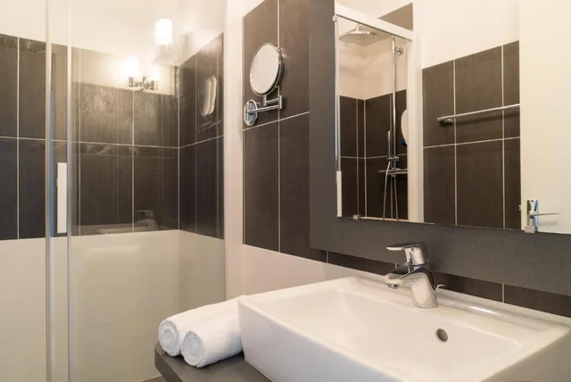 غرفة كومفورت بسرير مزدوج، Hotel the Originals Roscoff Armen Le Triton 4/4
