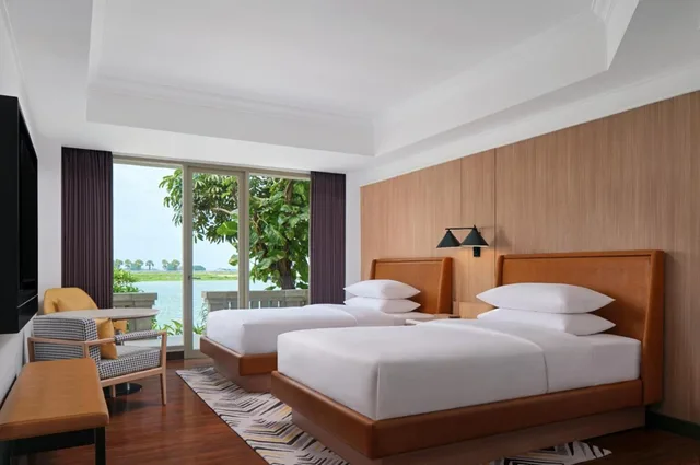 غرفة ديلوكس بسرير مزدوج بشرفة، Sheraton Jakarta Soekarno Hatta Airport 2/4