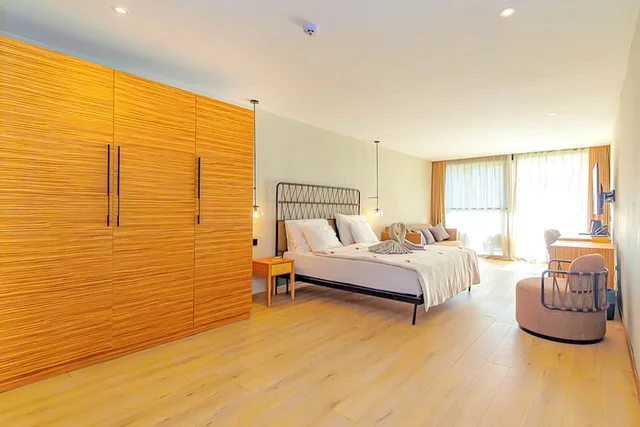 جناح بريميوم بسرير كينج بإطلالة على البحر مع أريكة، Kombo Beach Resort 4/9