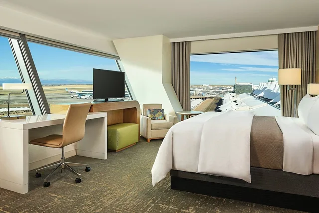 غرفة تقليدية بسرير كينج، The Westin Denver International Airport 5/10