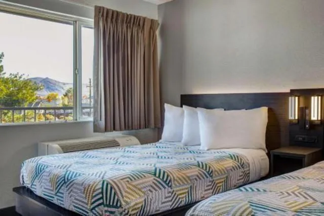 2 Full Beds - Non-Smoking, Micfridge، Motel6 Carson City, NV 4/5
