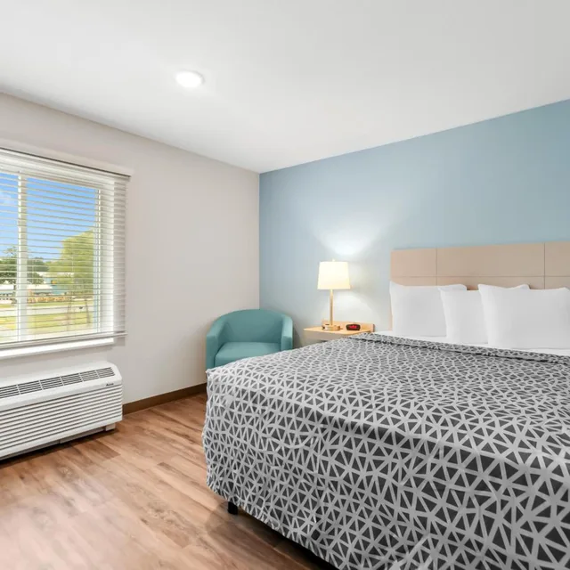 جناح بسرير كوين لذوي الإعاقة، WoodSpring Suites Pensacola West 4/8