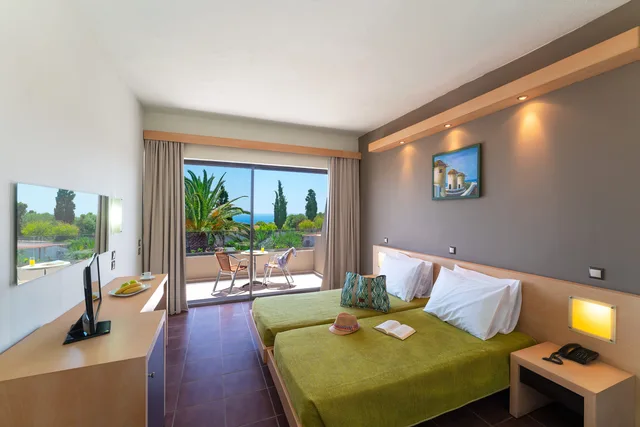 غرفة بسرير مزدوج أو سريرين منفصلين بإطلالة على البحر، Cathrin Hotel By Anayia All Inclusive Resorts 1/2