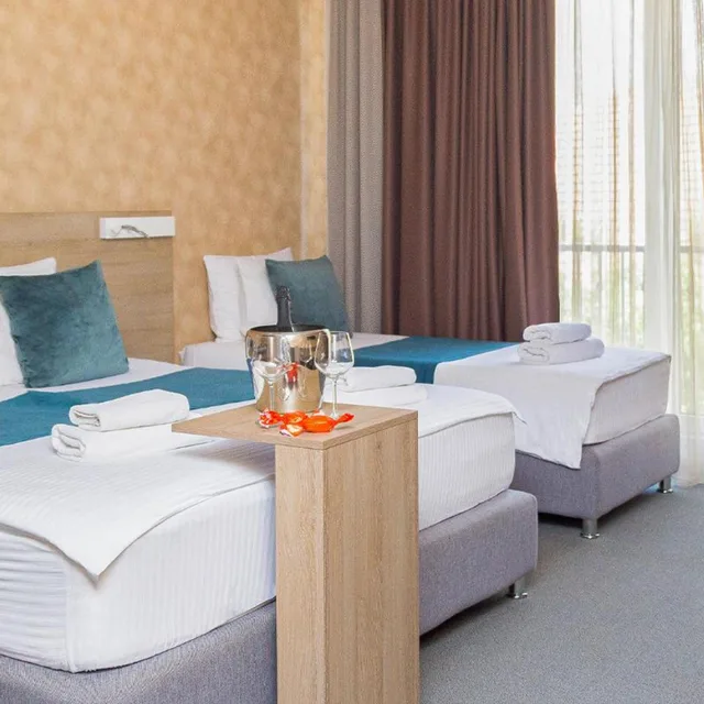 غرفة ثلاثية، Hotel Mint 5/7
