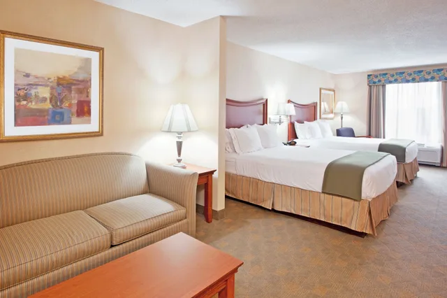 جناح بسريرين كوين مع أريكة، Holiday Inn Express Hotel Suites Auburn Hills 3/9