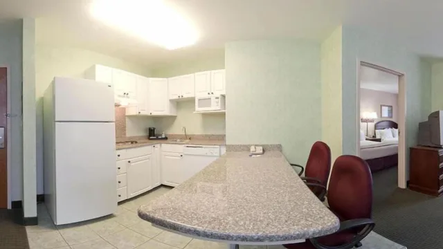 جناح بسريرين كوين لذوي الإعاقة، Holiday Inn Express Lexington 1/1