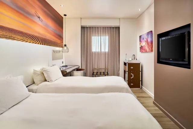 غرفة بسريرين منفصلين، Protea Hotel By Marriott O R Tambo Airport 5/11
