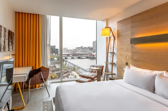 غرفة كلاسيكية بسرير كينج، The Envoy Hotel, Autograph Collection 1/5