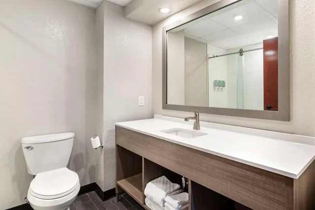غرفة بسرير كينج، Best Western Of Wise 5/5