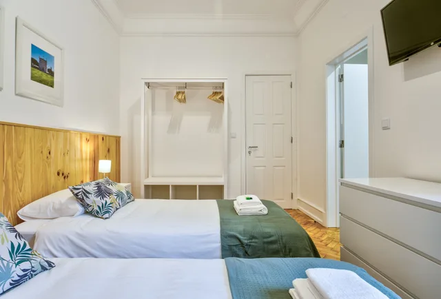 5 Bedrooms, Comfort, Apartment, 6 Beds, 3 Double Beds, Home Out Rooms and Apartments 1/10