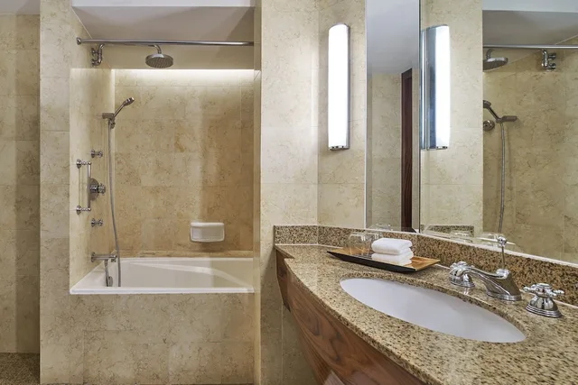 غرفة كلوب بسرير كينج، SHERATON TOWERS SINGAPORE 3/3