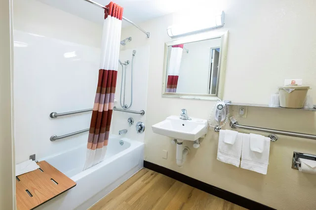 غرفة سوبيريور بسرير كينج لذوي الإعاقة، Red Roof Inn Louisville East - Hurstbourne 3/3