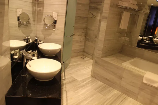 Executive Suite King, Po Hotel Semarang 3/6