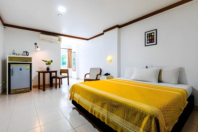 Premier, Deluxe, Collection O Howard Square Boutique Hotel 1/1