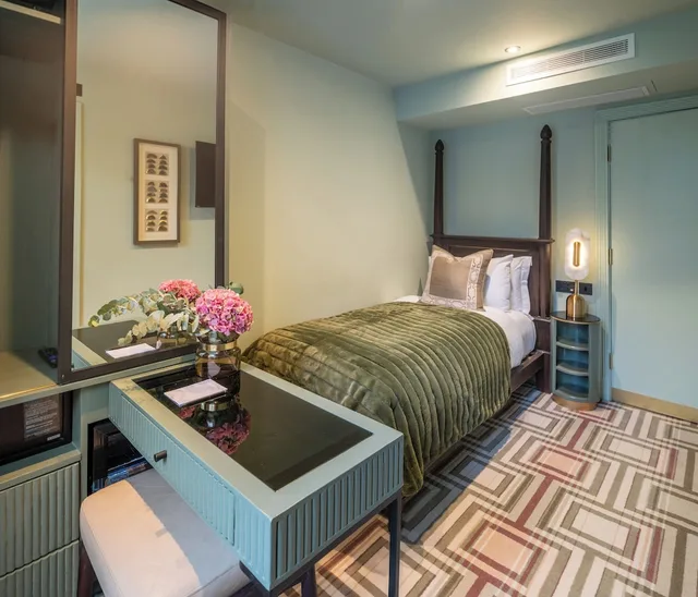 Cozy, Single, Single Bed, Ellen Kensington Hotel 2/4