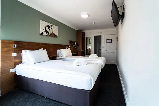 غرفة بريميوم بسريرين منفصلين، Chelsea Guest House 3/10
