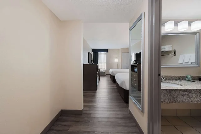غرفة قياسية بسريرين كوين، Best Western Hampton Coliseum Inn 7/7