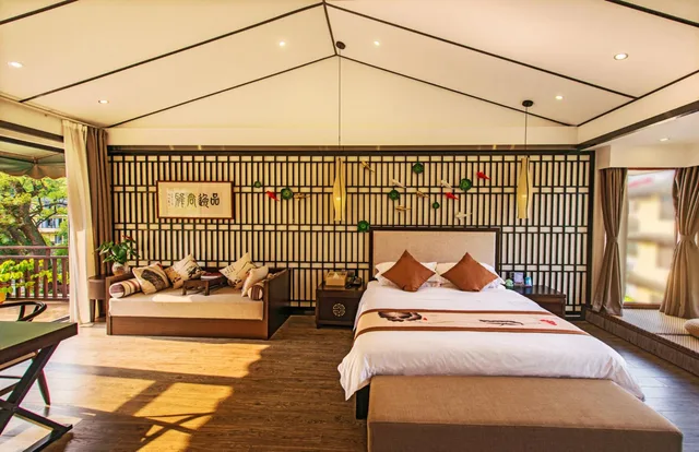 غرفة بسرير كينج بإطلالة على الجبل، Peach Blossom River Resort 4/7