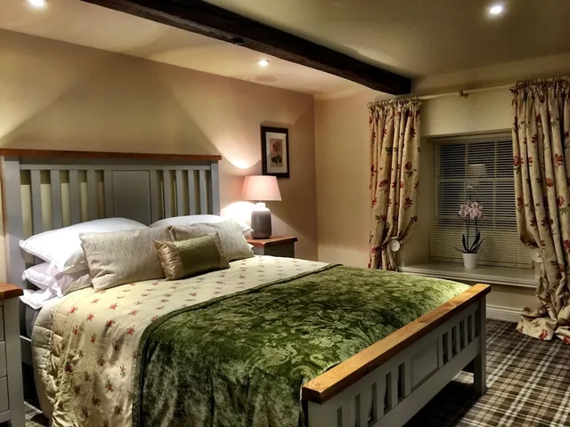 غرفة سوبيريور بسرير كينج، The Moon Inn at Stoney Middleton 6/7