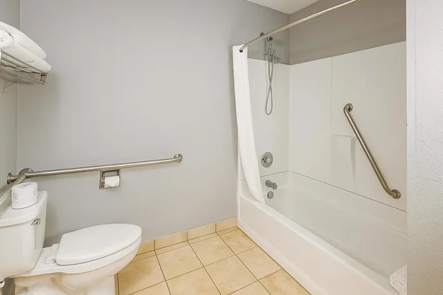غرفة بسرير كوين لذوي الإعاقة، Sunnyside Inn & Suites 7/7
